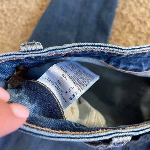 American Eagle Mom Jeans - Picture 4 of 5